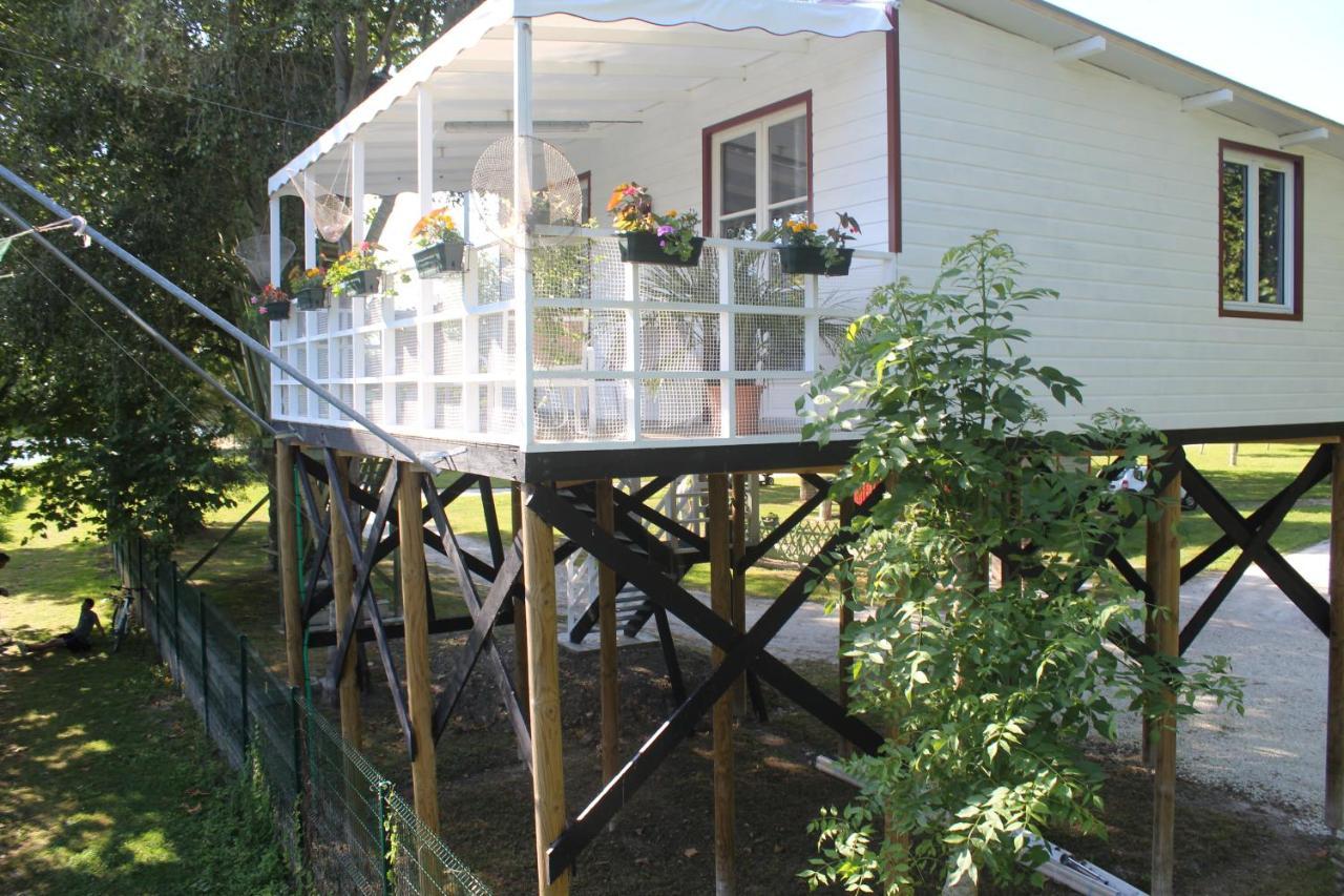 Camping Belle Riviere Chaniers Exterior foto