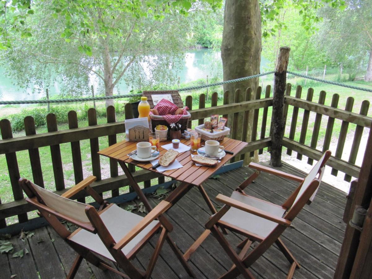 Camping Belle Riviere Chaniers Exterior foto